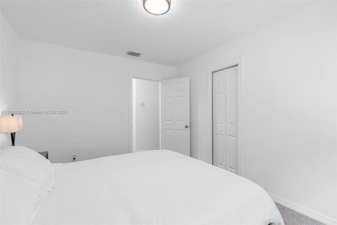 For Rent: $1,800 (3 beds, 1 baths, 1828 Square Feet)