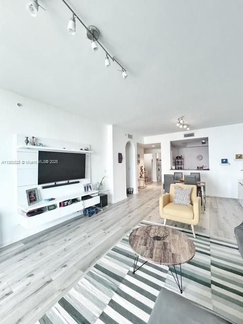 待售: $615,900 (2 贝兹, 3 浴室, 1650 平方英尺)