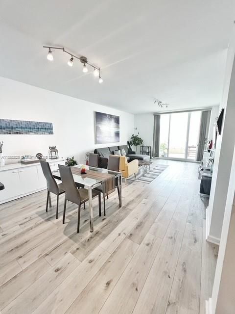 待售: $615,900 (2 贝兹, 3 浴室, 1650 平方英尺)