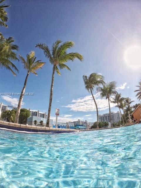 待售: $615,900 (2 贝兹, 3 浴室, 1650 平方英尺)