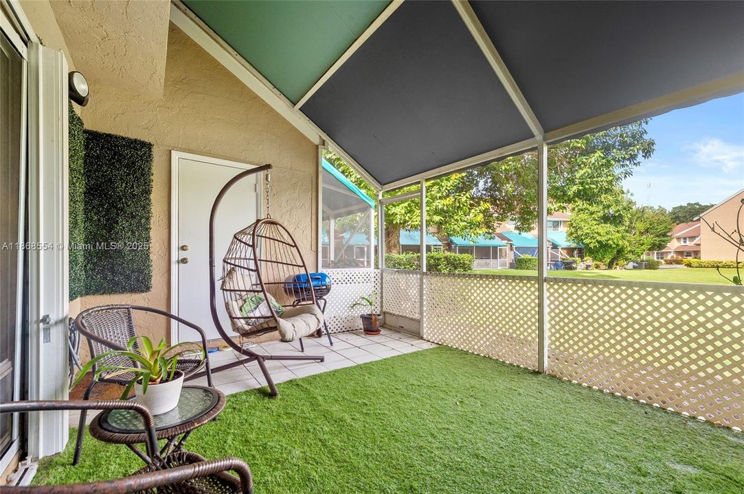 Active With Contract: $370,000 (3 beds, 2 baths, 1440 Square Feet)