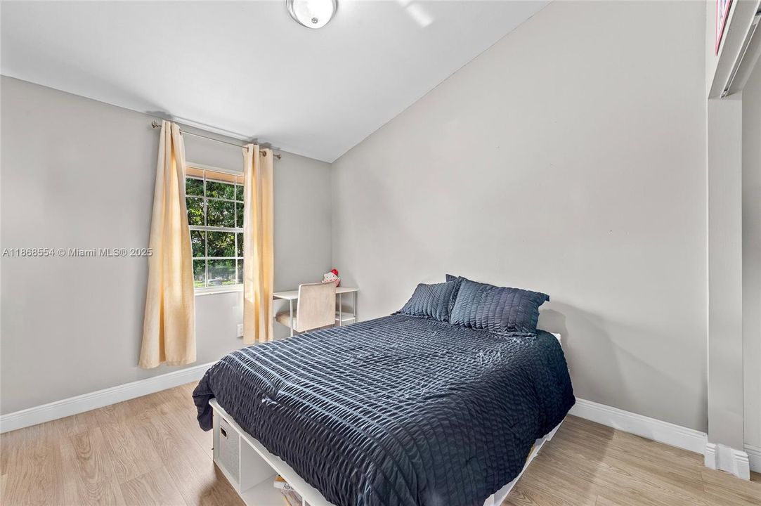 Active With Contract: $370,000 (3 beds, 2 baths, 1440 Square Feet)