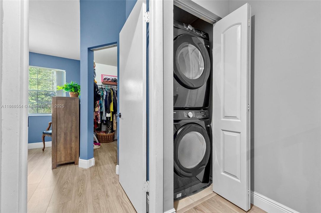 Active With Contract: $370,000 (3 beds, 2 baths, 1440 Square Feet)