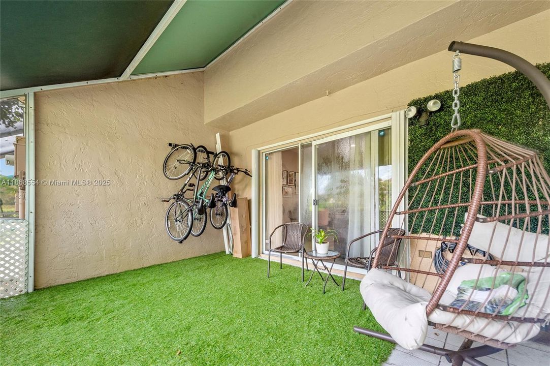 Active With Contract: $370,000 (3 beds, 2 baths, 1440 Square Feet)