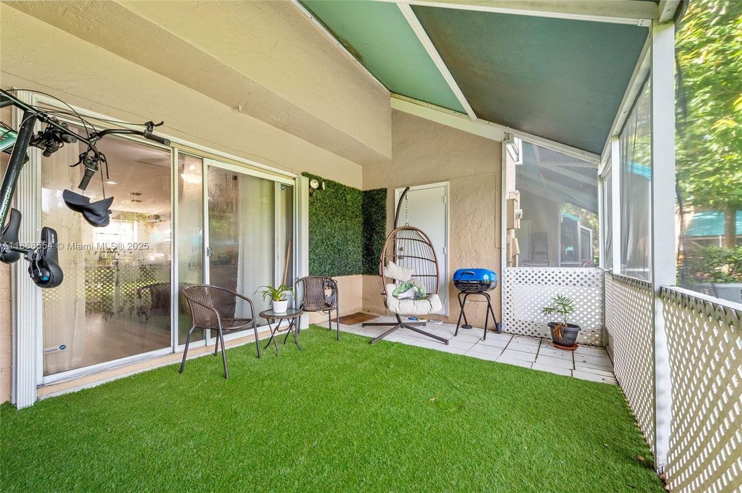 Active With Contract: $370,000 (3 beds, 2 baths, 1440 Square Feet)