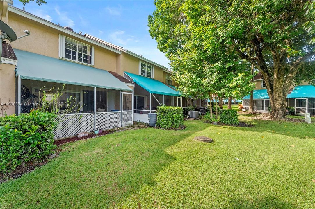 Active With Contract: $370,000 (3 beds, 2 baths, 1440 Square Feet)