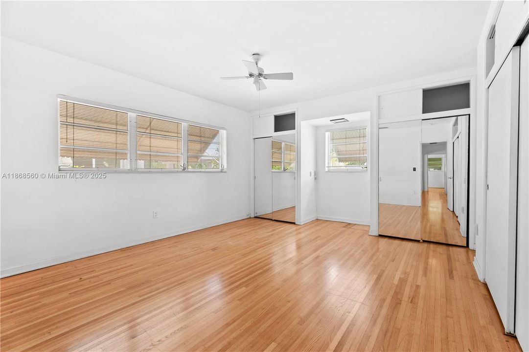 合同活跃: $2,175,000 (3 贝兹, 2 浴室, 2179 平方英尺)