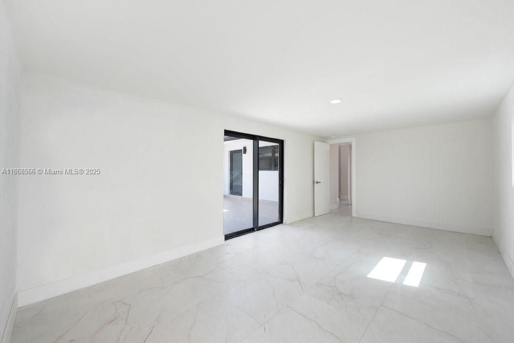 Недавно продано: $1,788,000 (3 спален, 2 ванн, 1944 Квадратных фут)