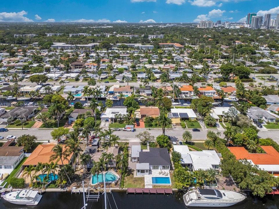 Недавно продано: $1,788,000 (3 спален, 2 ванн, 1944 Квадратных фут)