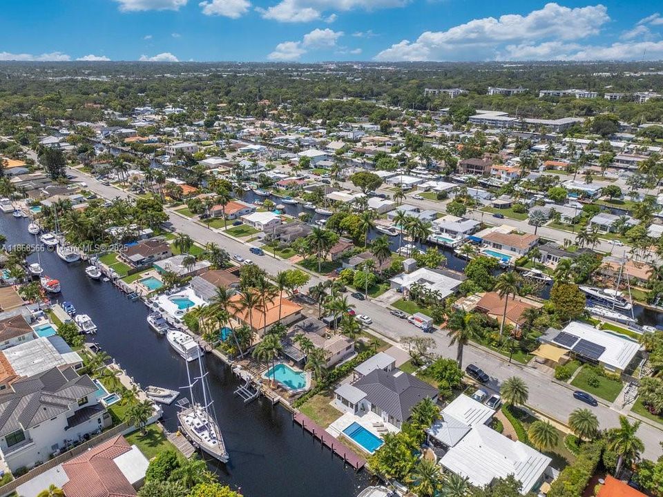 Недавно продано: $1,788,000 (3 спален, 2 ванн, 1944 Квадратных фут)