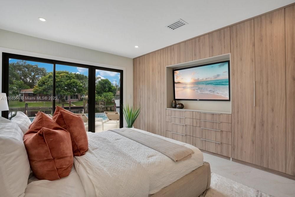 Недавно продано: $1,788,000 (3 спален, 2 ванн, 1944 Квадратных фут)