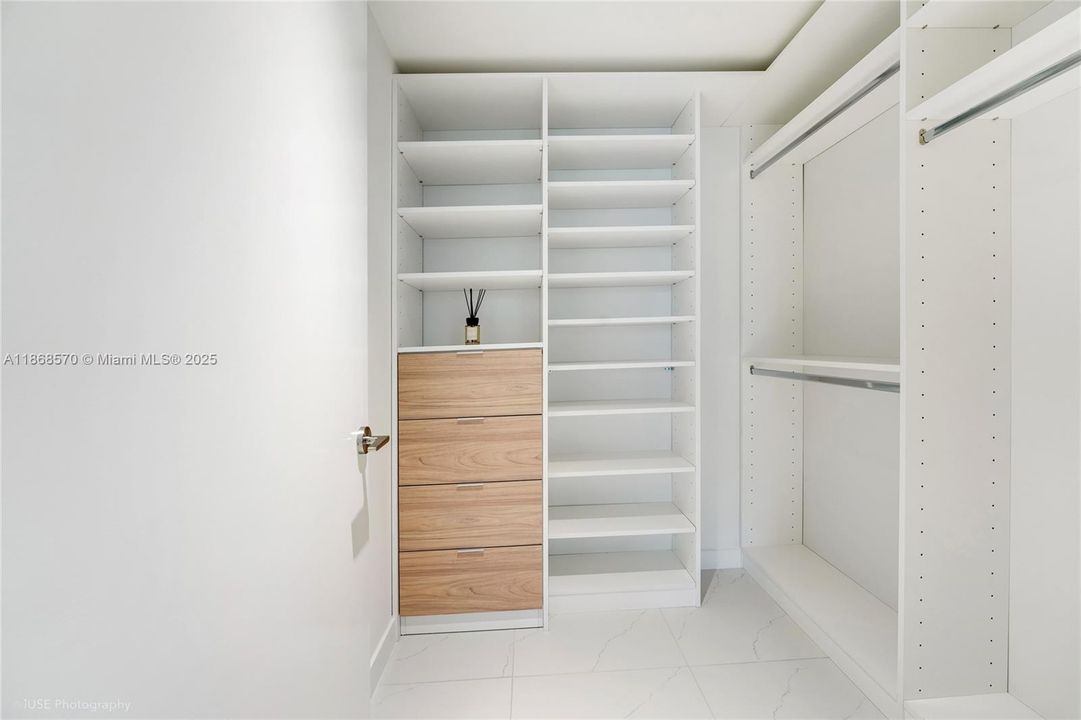 На продажу: $1,469,900 (2 спален, 2 ванн, 1366 Квадратных фут)