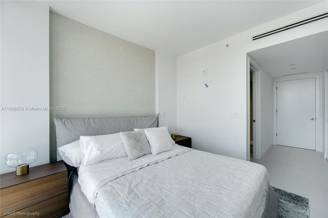 На продажу: $1,469,900 (2 спален, 2 ванн, 1366 Квадратных фут)