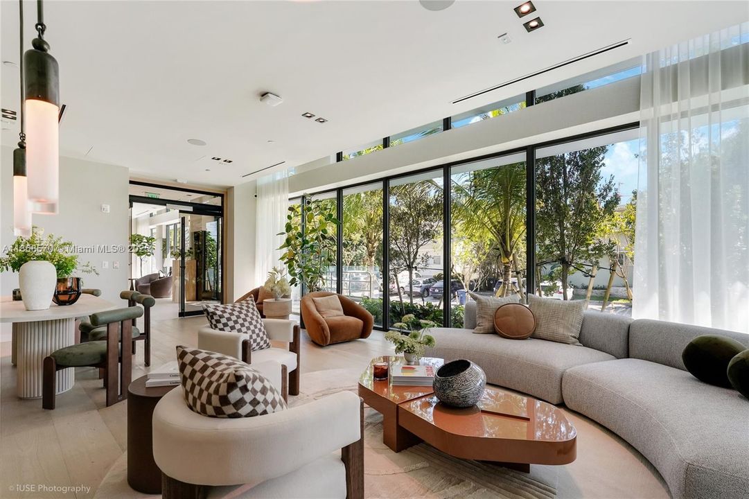 На продажу: $1,469,900 (2 спален, 2 ванн, 1366 Квадратных фут)