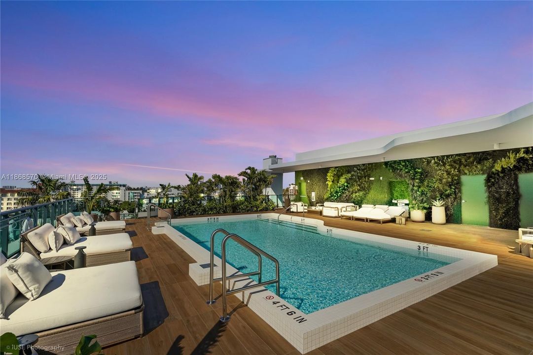 На продажу: $1,469,900 (2 спален, 2 ванн, 1366 Квадратных фут)