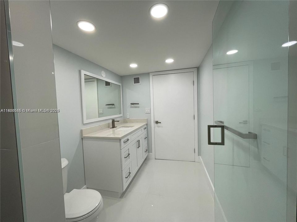 Недавно продано: $250,000 (2 спален, 2 ванн, 1200 Квадратных фут)