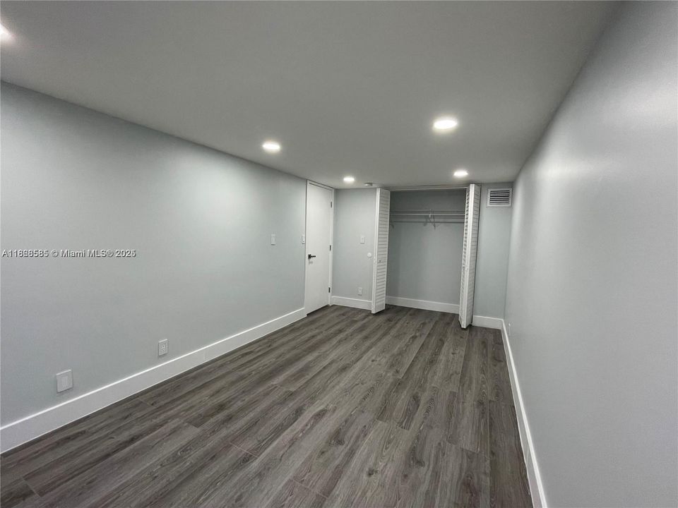 Недавно продано: $250,000 (2 спален, 2 ванн, 1200 Квадратных фут)