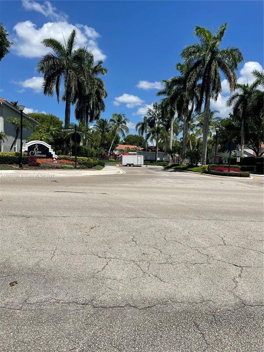 Active With Contract: $3,350 (3 beds, 2 baths, 1443 Square Feet)