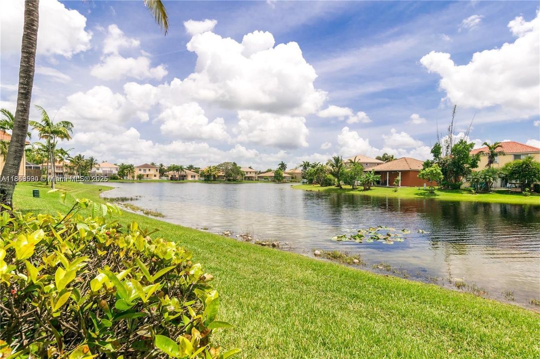 Active With Contract: $3,350 (3 beds, 2 baths, 1443 Square Feet)