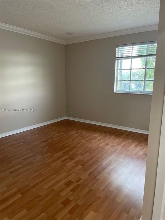 Active With Contract: $3,350 (3 beds, 2 baths, 1443 Square Feet)