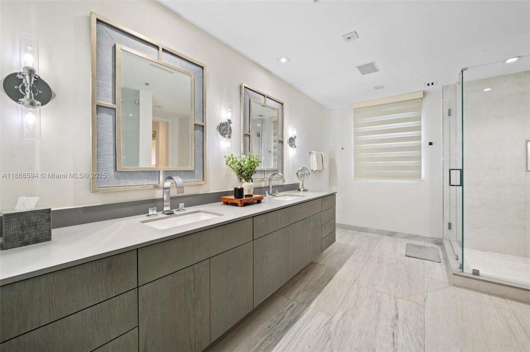 出租: $12,750 (3 贝兹, 4 浴室, 3190 平方英尺)