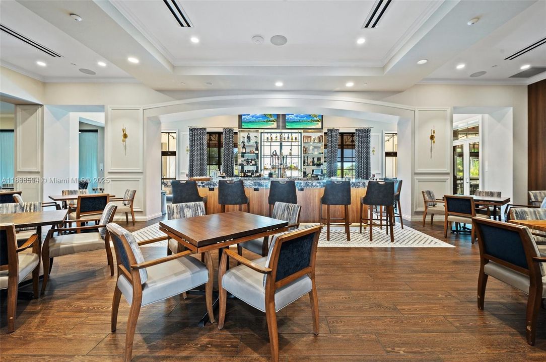 出租: $12,750 (3 贝兹, 4 浴室, 3190 平方英尺)