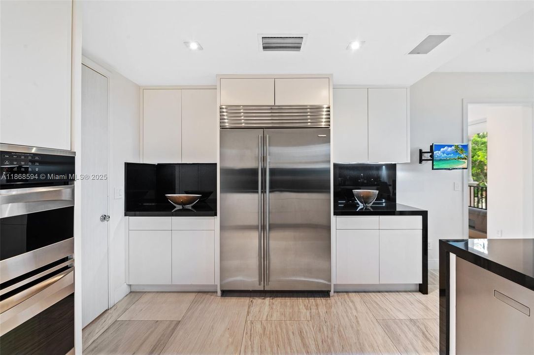 出租: $12,750 (3 贝兹, 4 浴室, 3190 平方英尺)