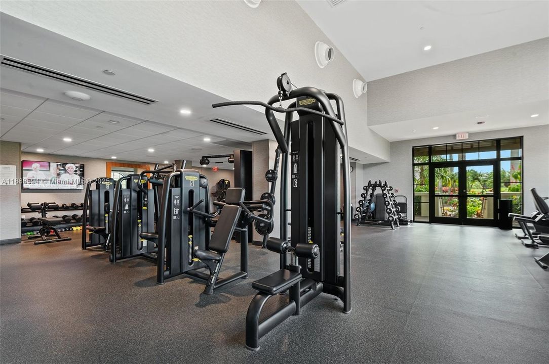 出租: $12,750 (3 贝兹, 4 浴室, 3190 平方英尺)