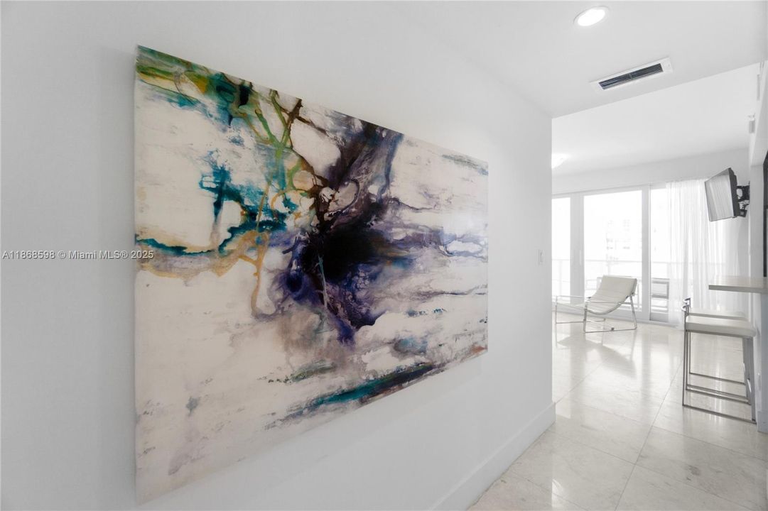 待售: $1,100,000 (2 贝兹, 2 浴室, 900 平方英尺)