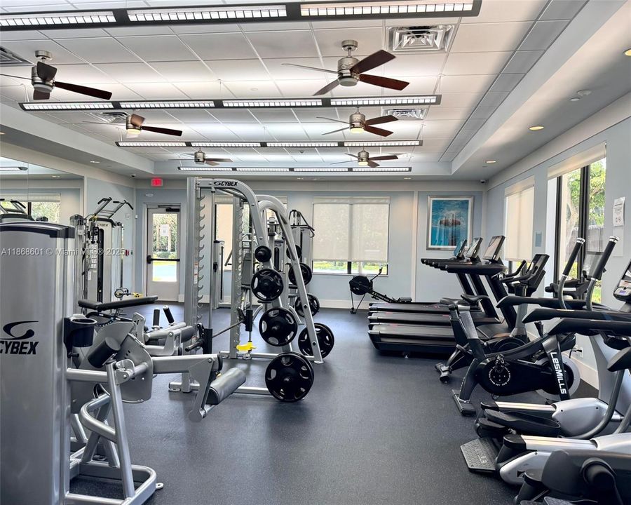 Под контрактом: $929,000 (4 спален, 3 ванн, 2656 Квадратных фут)