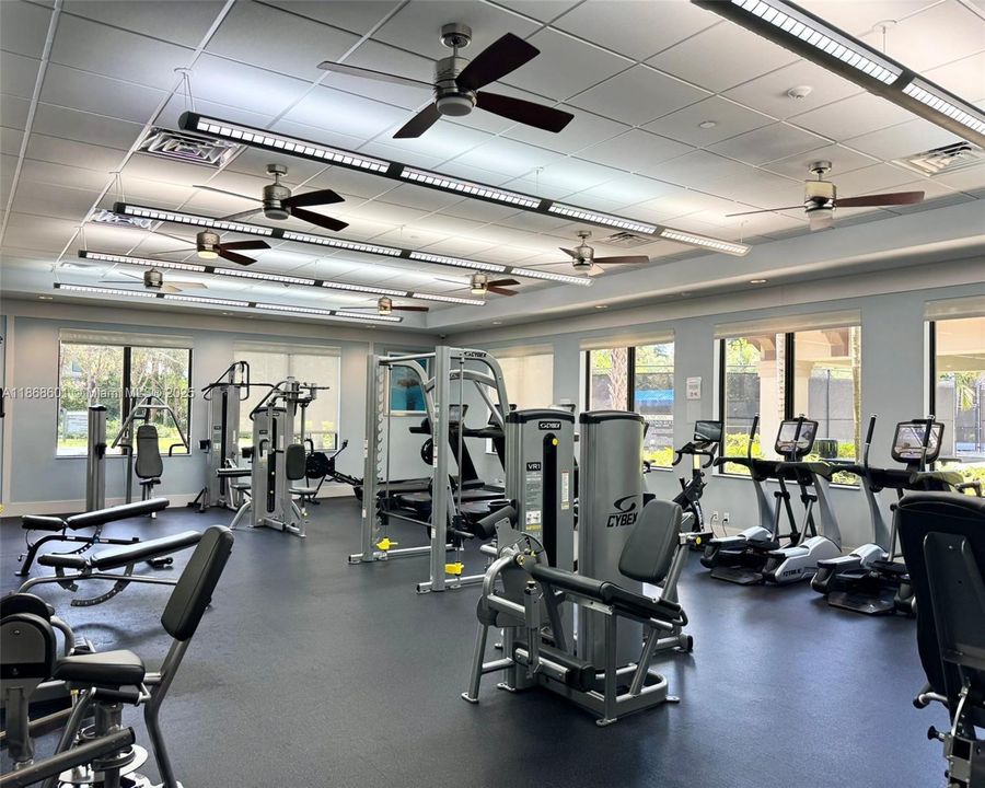 Под контрактом: $929,000 (4 спален, 3 ванн, 2656 Квадратных фут)