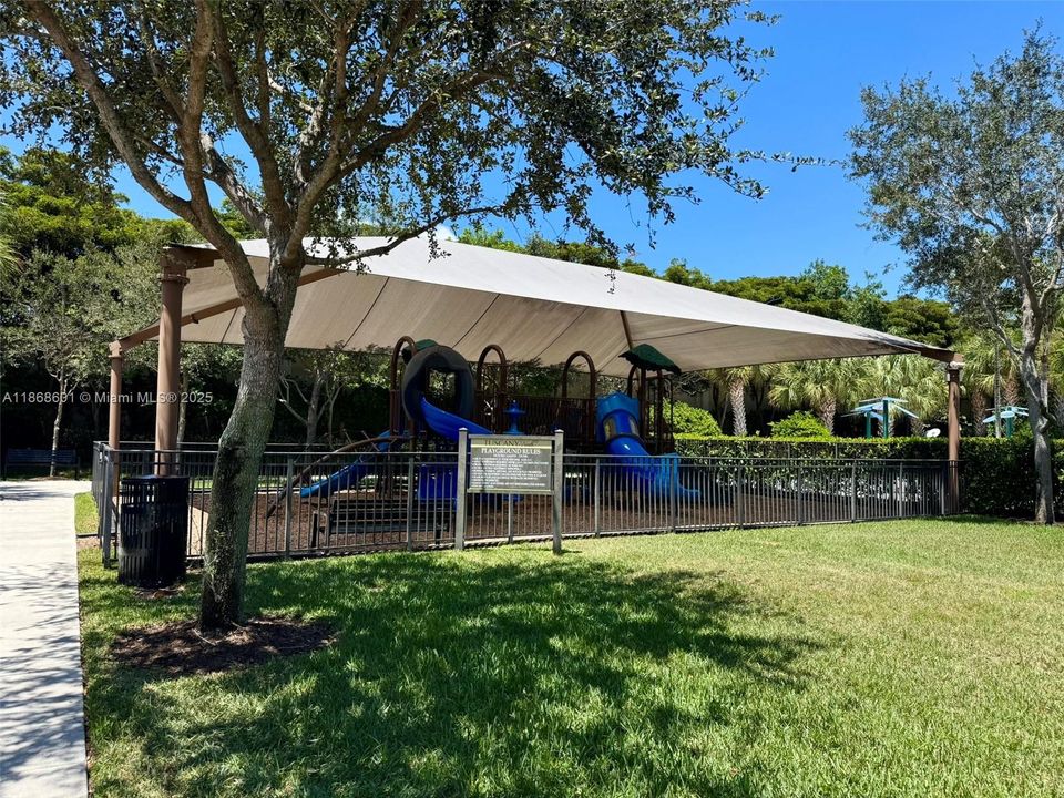 Под контрактом: $929,000 (4 спален, 3 ванн, 2656 Квадратных фут)