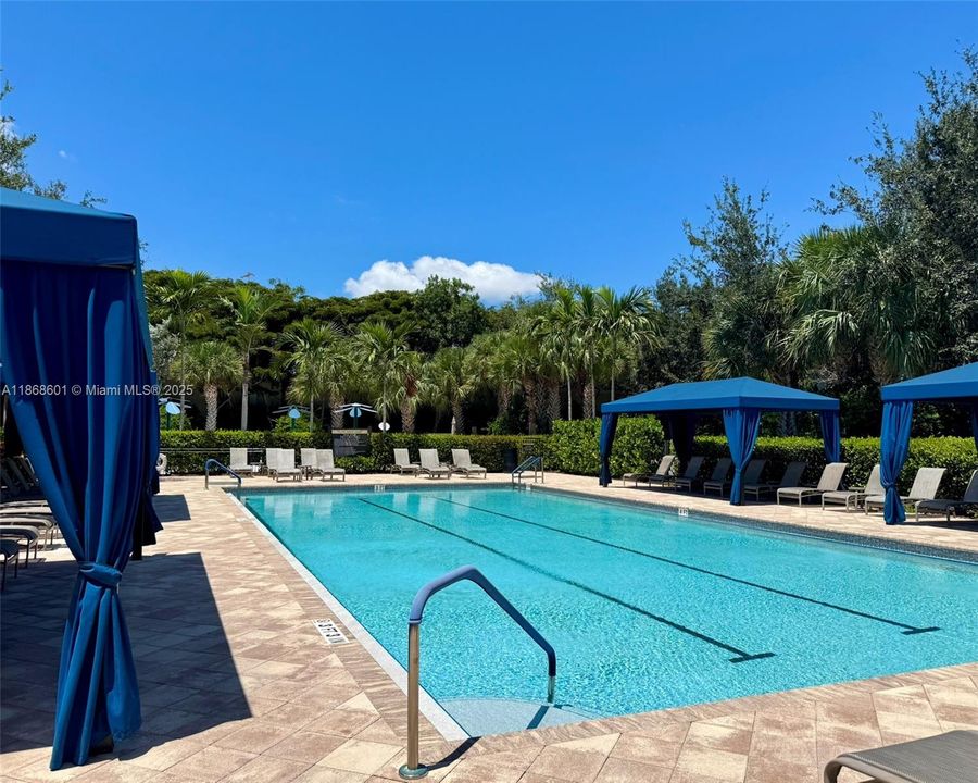 Под контрактом: $929,000 (4 спален, 3 ванн, 2656 Квадратных фут)