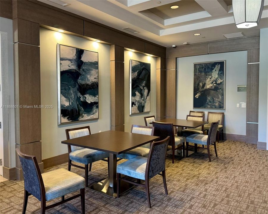 Под контрактом: $929,000 (4 спален, 3 ванн, 2656 Квадратных фут)