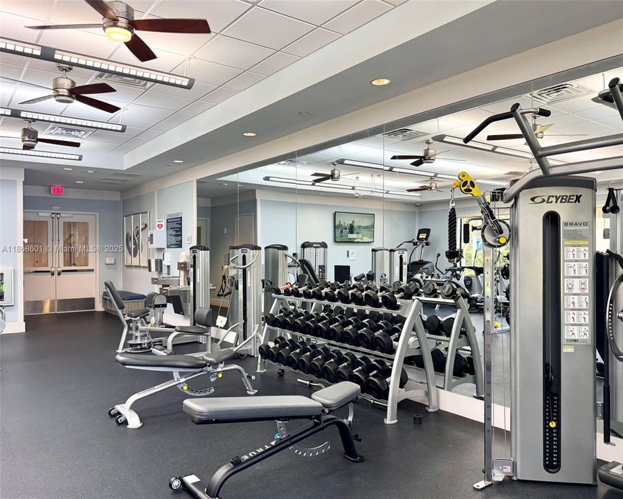 Под контрактом: $929,000 (4 спален, 3 ванн, 2656 Квадратных фут)