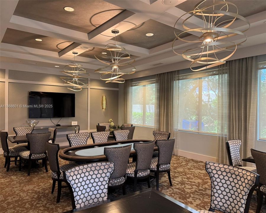 Под контрактом: $929,000 (4 спален, 3 ванн, 2656 Квадратных фут)