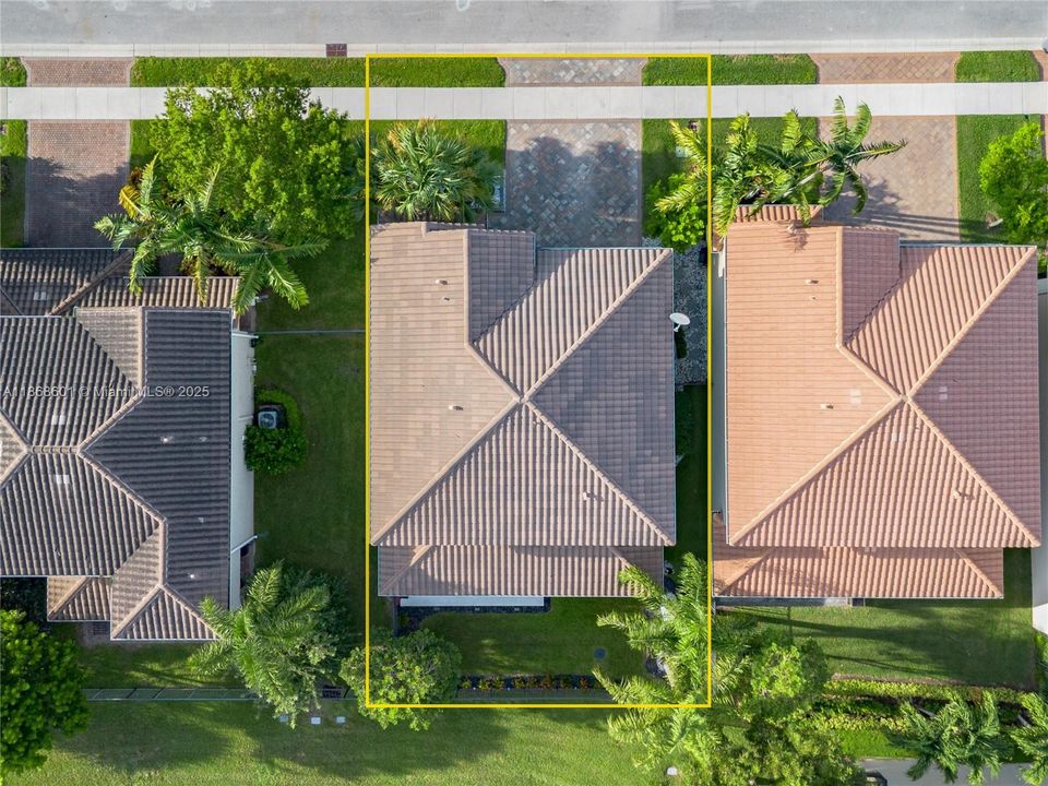 Под контрактом: $929,000 (4 спален, 3 ванн, 2656 Квадратных фут)