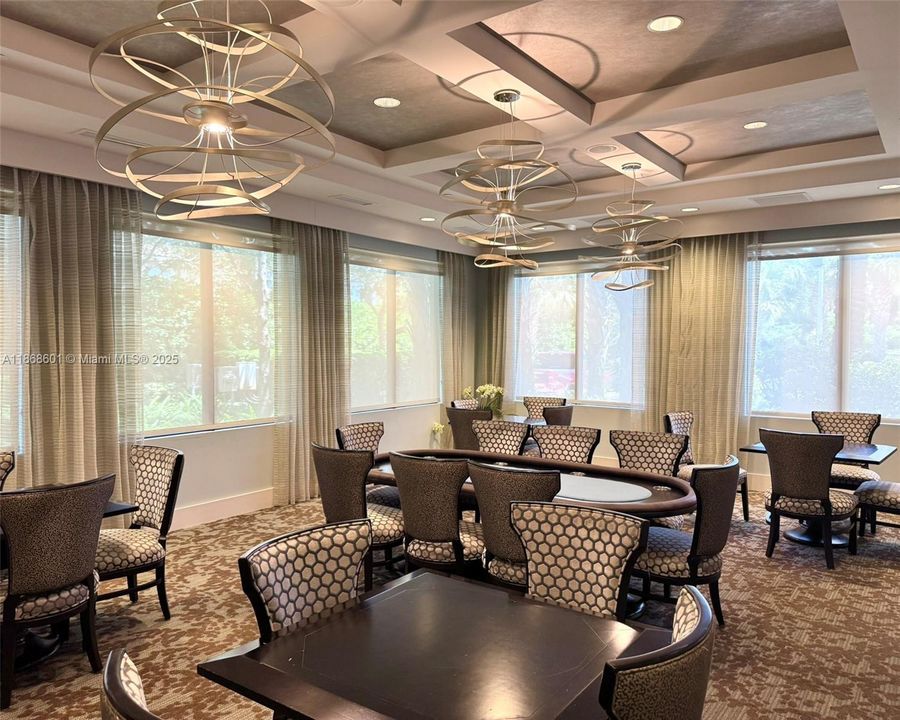 Под контрактом: $929,000 (4 спален, 3 ванн, 2656 Квадратных фут)