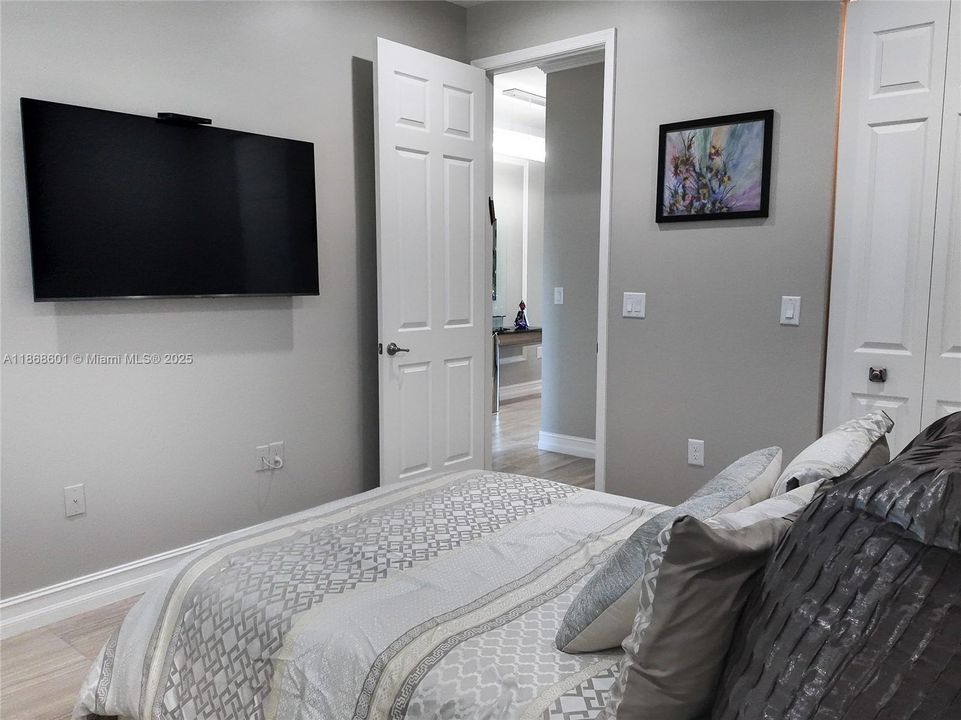 Под контрактом: $929,000 (4 спален, 3 ванн, 2656 Квадратных фут)