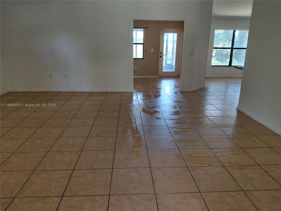 На продажу: $375,000 (4 спален, 2 ванн, 0 Квадратных фут)