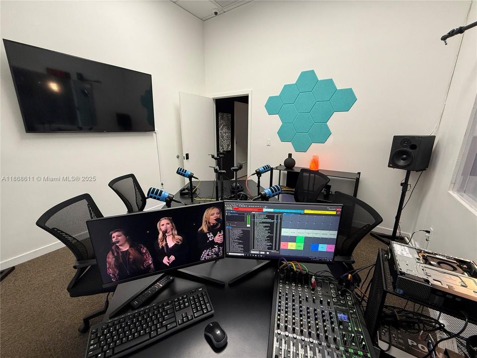 待售: $32,000 (0 贝兹, 0 浴室, 0 平方英尺)