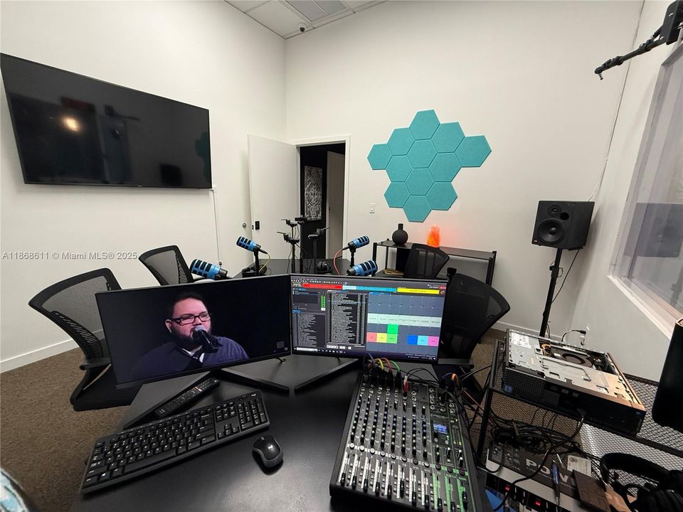 待售: $32,000 (0 贝兹, 0 浴室, 0 平方英尺)