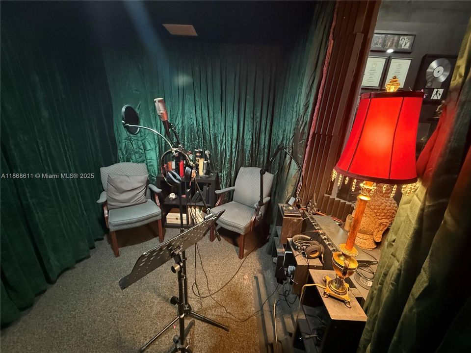 待售: $32,000 (0 贝兹, 0 浴室, 0 平方英尺)