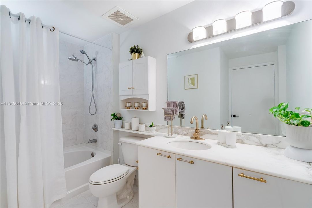 待售: $399,900 (1 贝兹, 1 浴室, 738 平方英尺)