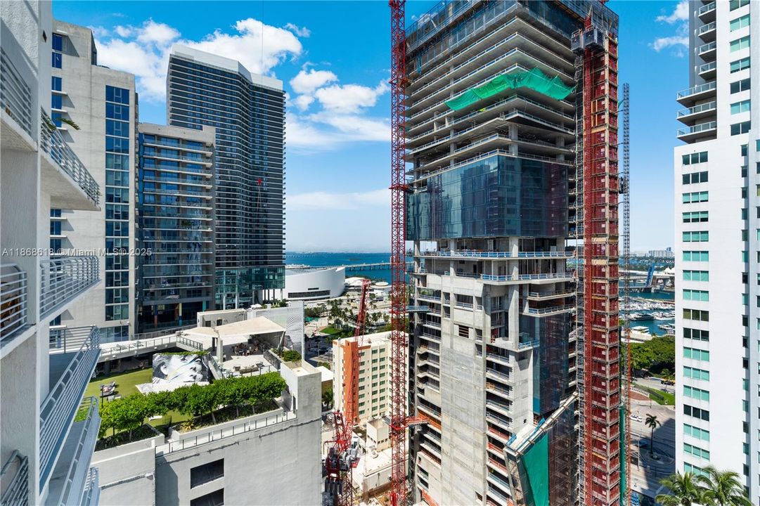 待售: $399,900 (1 贝兹, 1 浴室, 738 平方英尺)