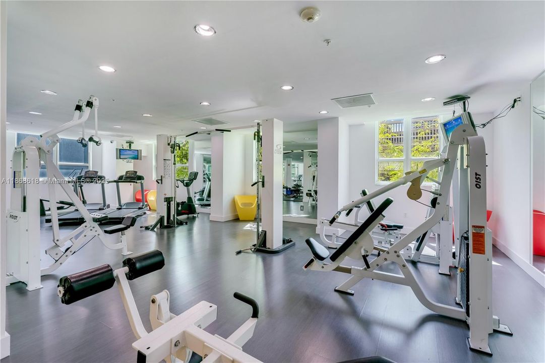 待售: $399,900 (1 贝兹, 1 浴室, 738 平方英尺)