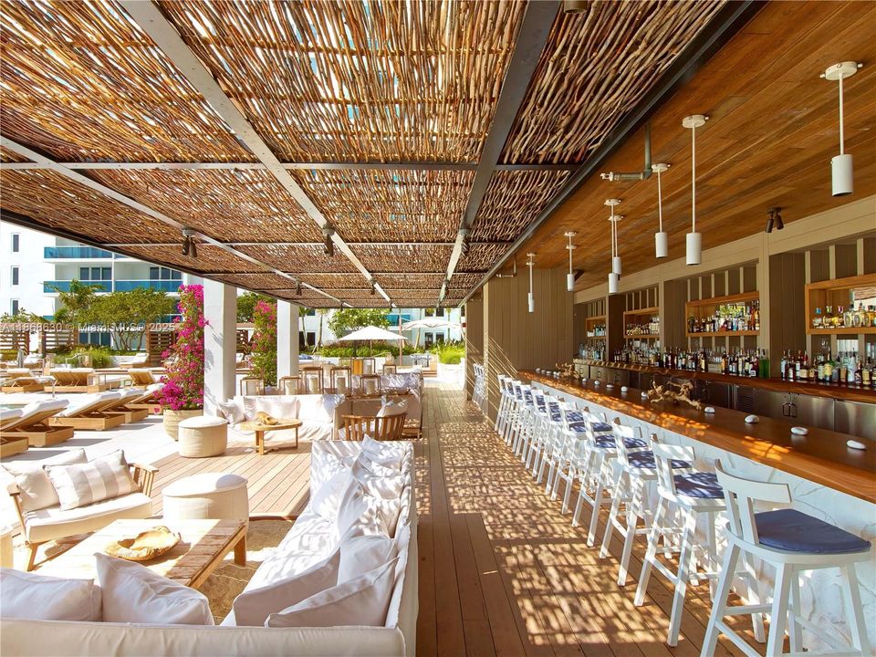 For Sale: $2,695,000 (1 beds, 1 baths, 866 Square Feet)