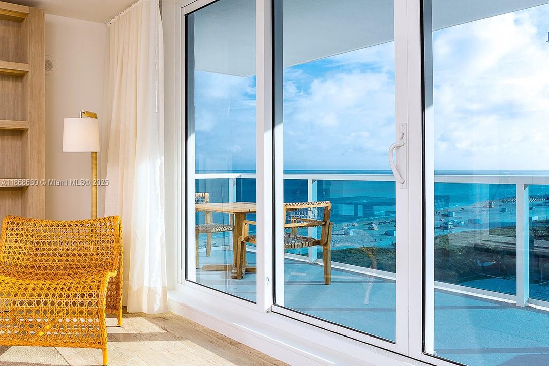 For Sale: $2,695,000 (1 beds, 1 baths, 866 Square Feet)