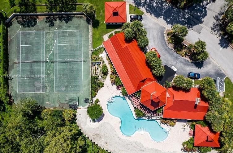 На продажу: $139,000 (1 спален, 1 ванн, 809 Квадратных фут)