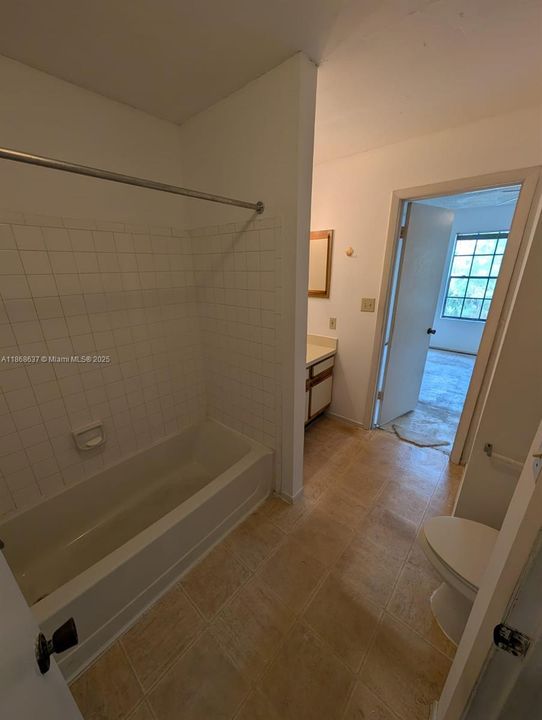 На продажу: $139,000 (1 спален, 1 ванн, 809 Квадратных фут)